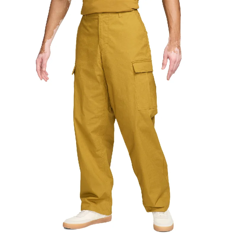 Deal Alert Nike SB - Kearny Cargo Pants Yellow